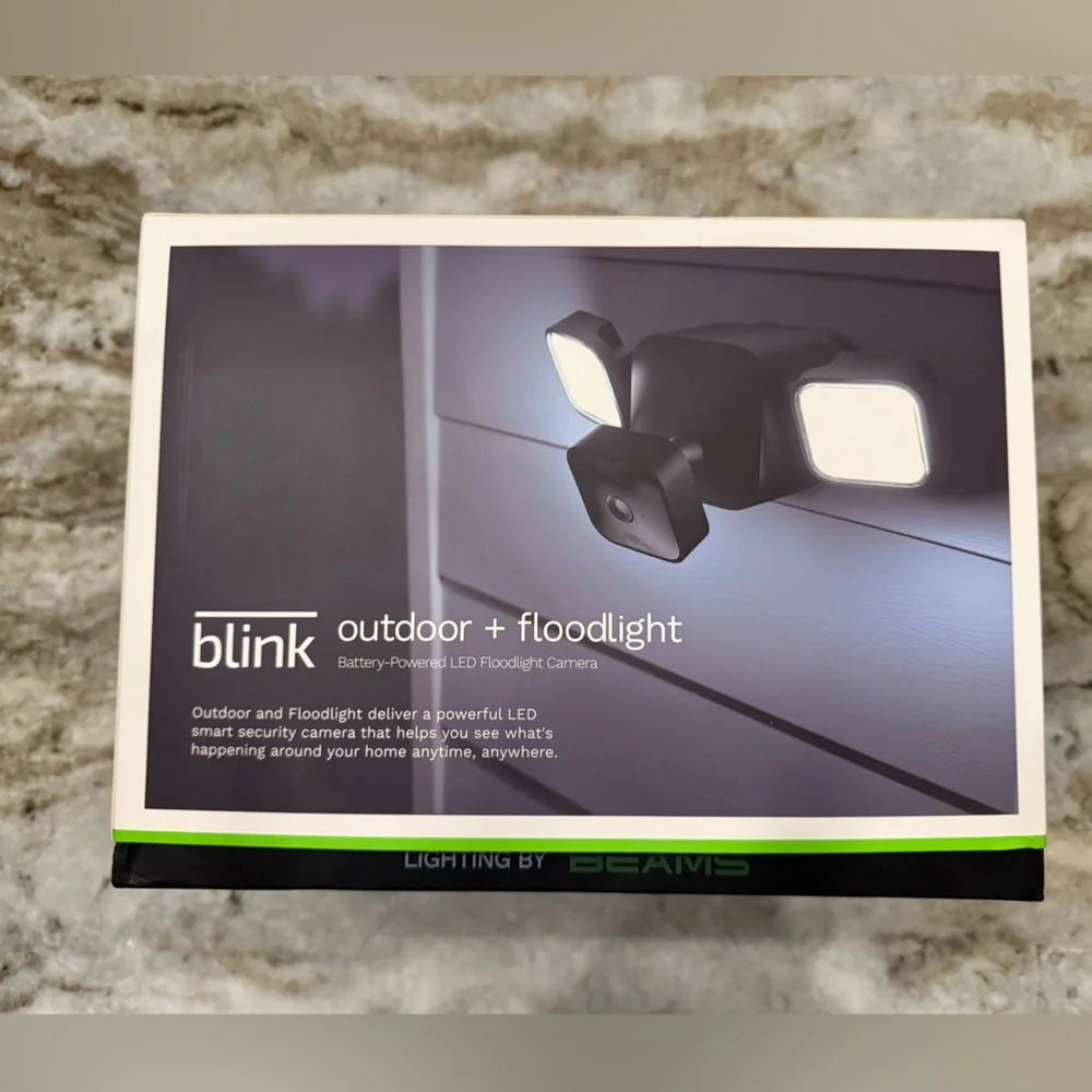 NEW- Blink Floodlight camera - Wireless smart security Outdoor camera (3rd Gen)